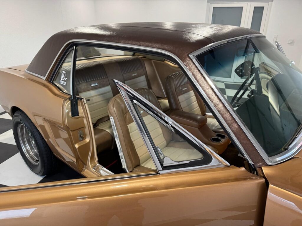Ford Mustang V8 289cui