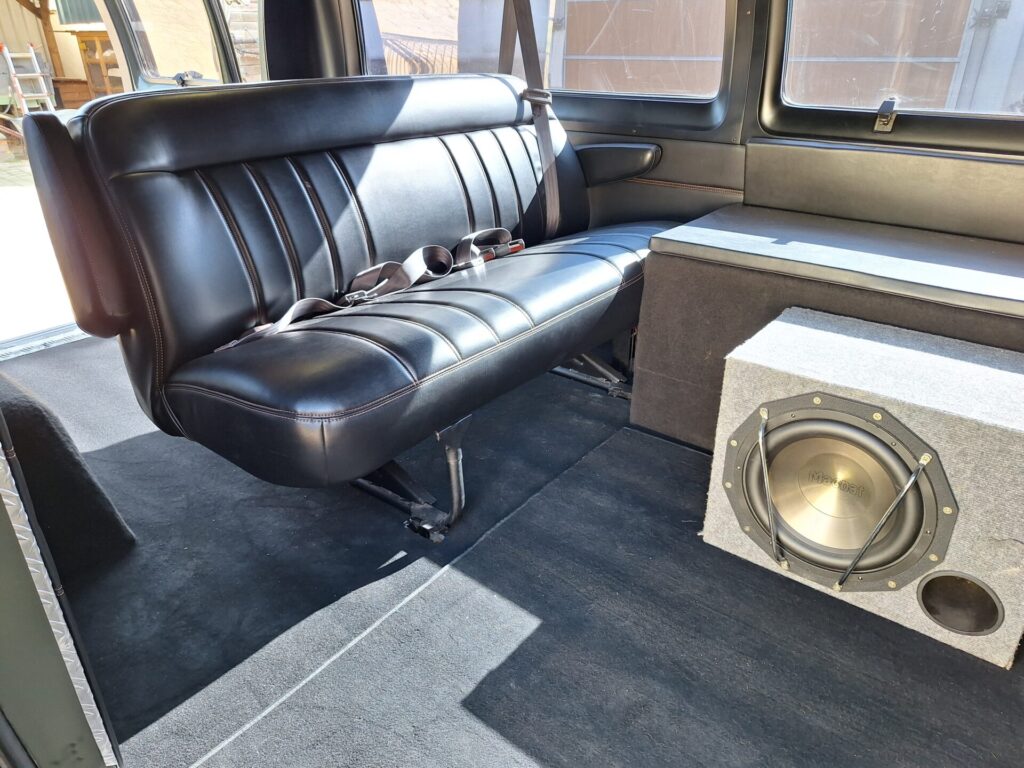 Dodge Ram van b250
