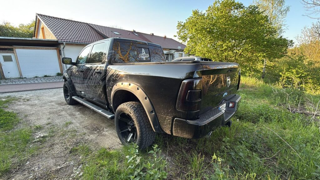 DODGE RAM 1500 Crew Cab