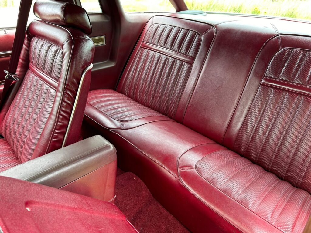 Ford Thunderbird V8
