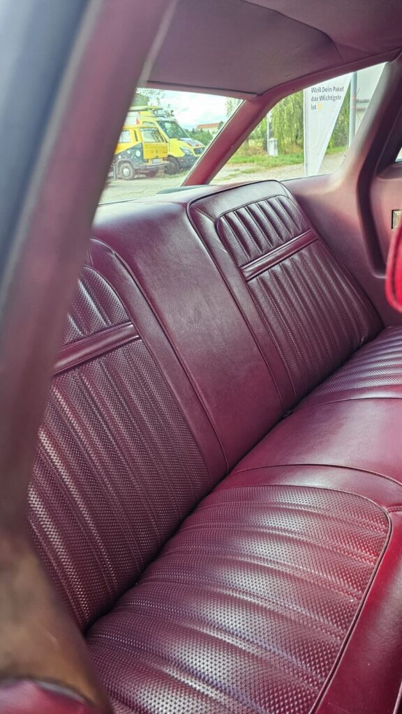 Ford Thunderbird V8