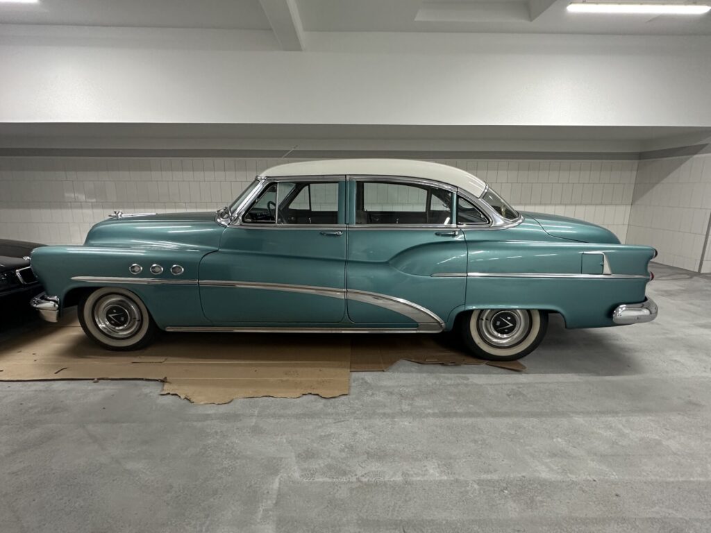 „Buick Eight Special Deluxe 1953 – Traumhafter US-Oldtimer“