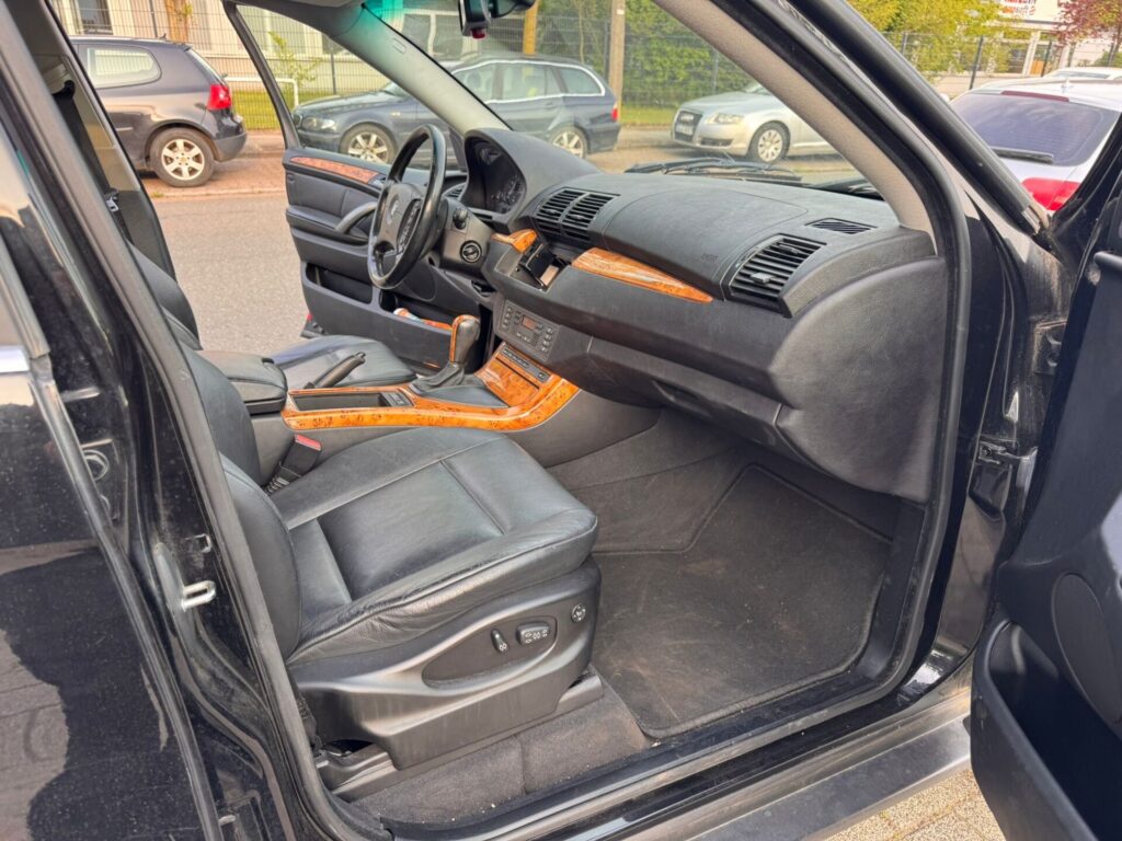 BMW X5 V8