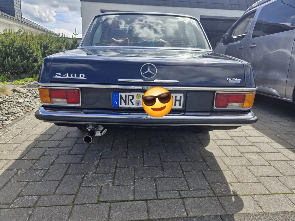 Mercedes-Benz W115 240 D /8