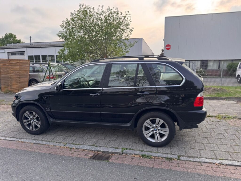 BMW X5 V8
