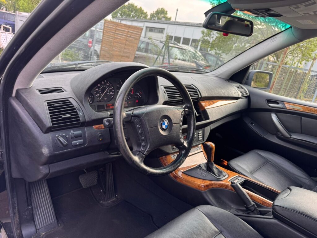 BMW X5 V8