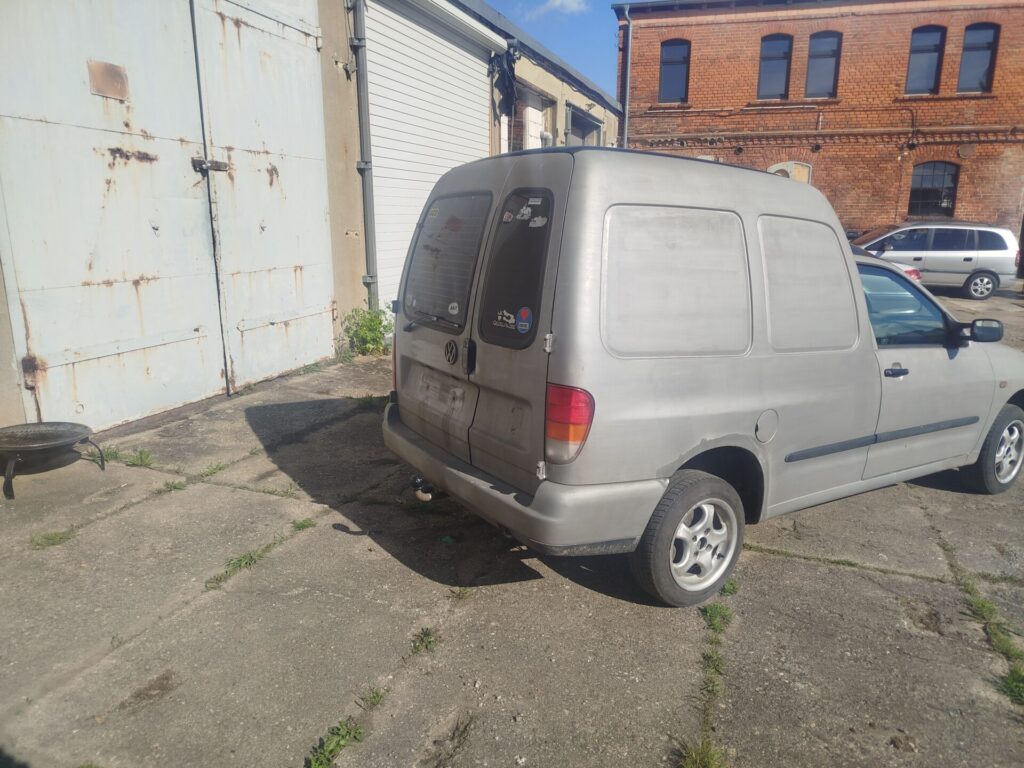VW Caddy 9kv TDI mit Klima