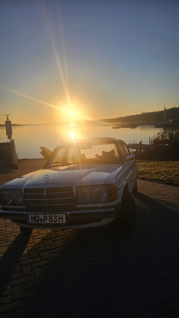 Mercedes W123 / H Zulassung / TÜV NEU / 220E