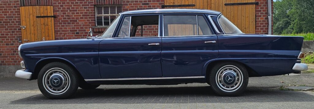 Mercedes W110 200D
