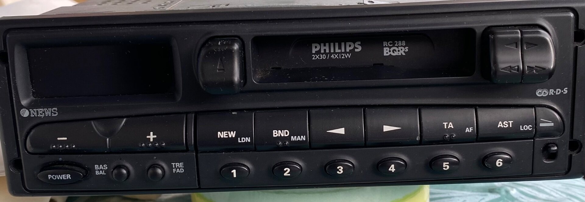 Oldtimer/Youngtimer Philips Autoradio Kassette Modell RC288 BQRs für Bastler. Es ist ein gebrauchtes