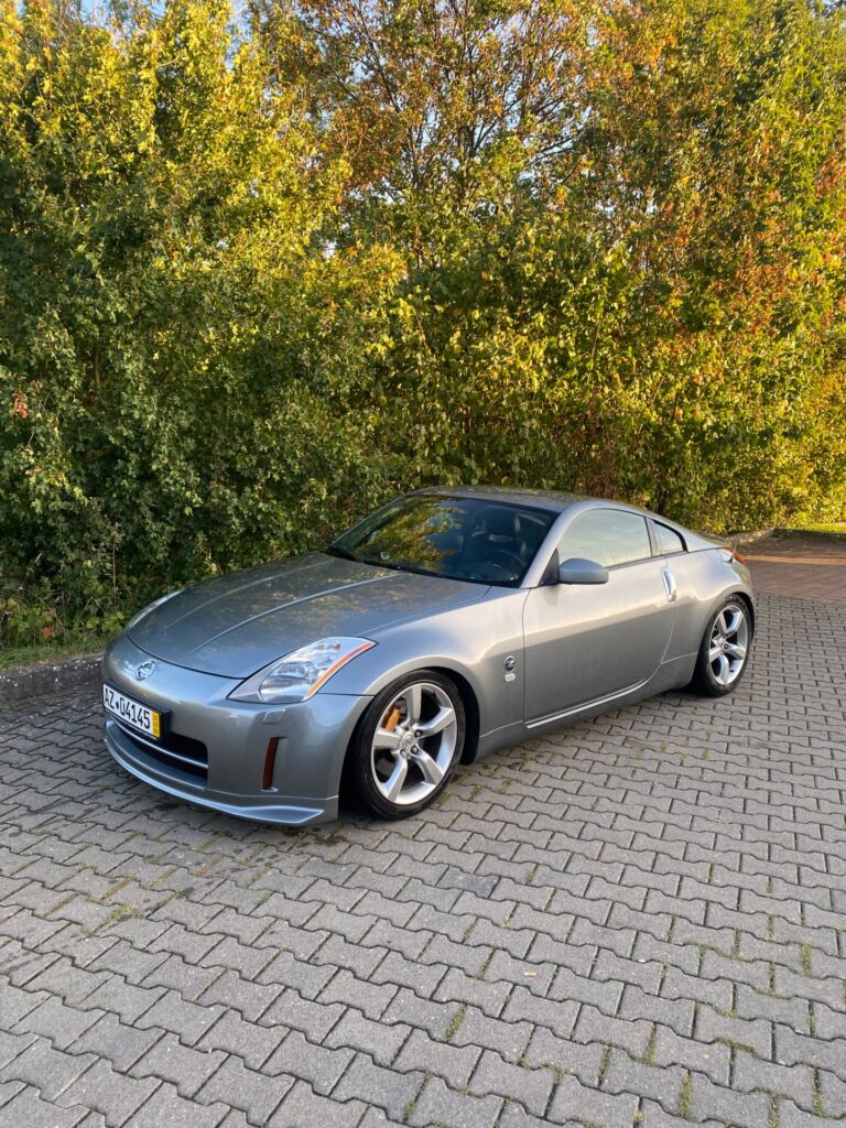 Nissan 350z frisch lackiert tüv neu