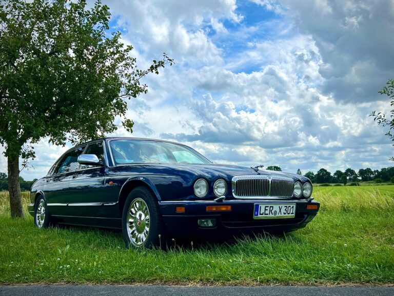 Daimler Six 4.0 Lang mit AHK Tüv 07-27 (Jaguar X300) Tausch
