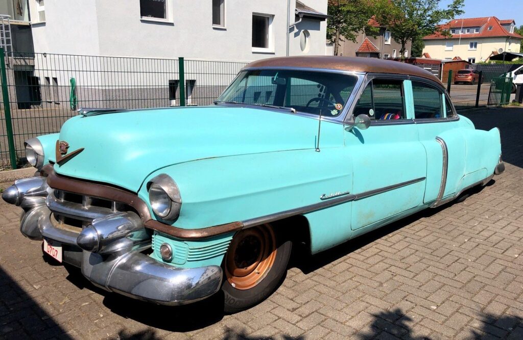1953er Custom Cadillac Series 62 Sedan Taildragger